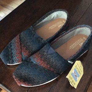 Toms Aztec Woven Shoes size 10 NEW